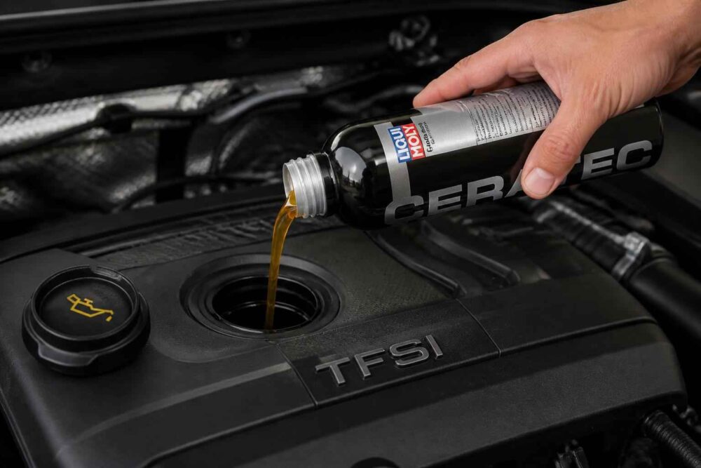 Preparat CERATEC wlewany do silnika samochodu Audi z oznaczeniem TFSI